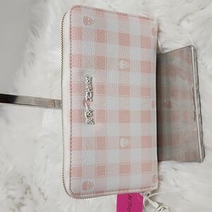 🔹️Betsey Johnson🔹️ Pink Multi XOZIP-G Skull Gigham Wallet + Wristlet